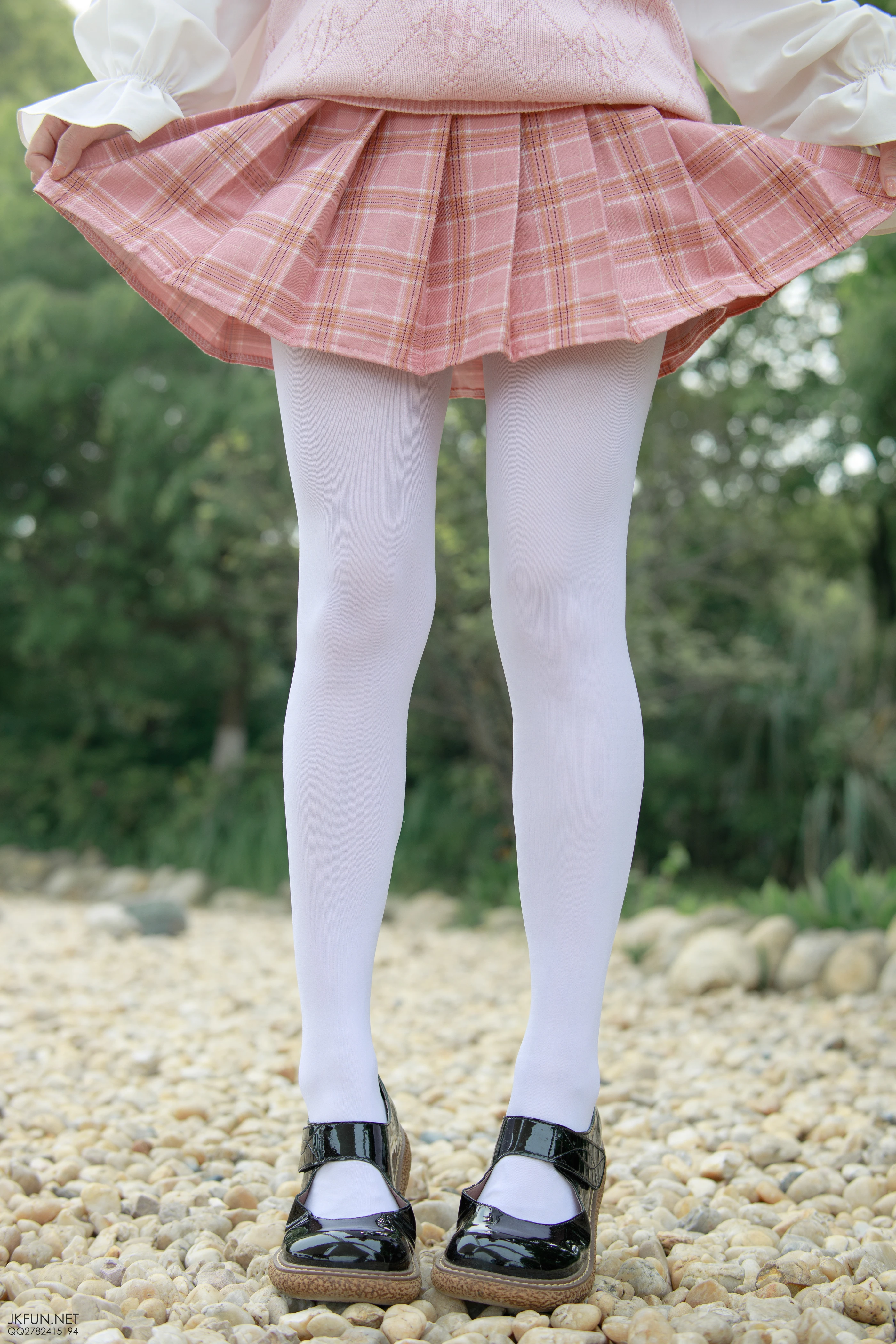 森萝财团 [JKFUN-007] 默陌 80D白丝 [126P 1V]插图5